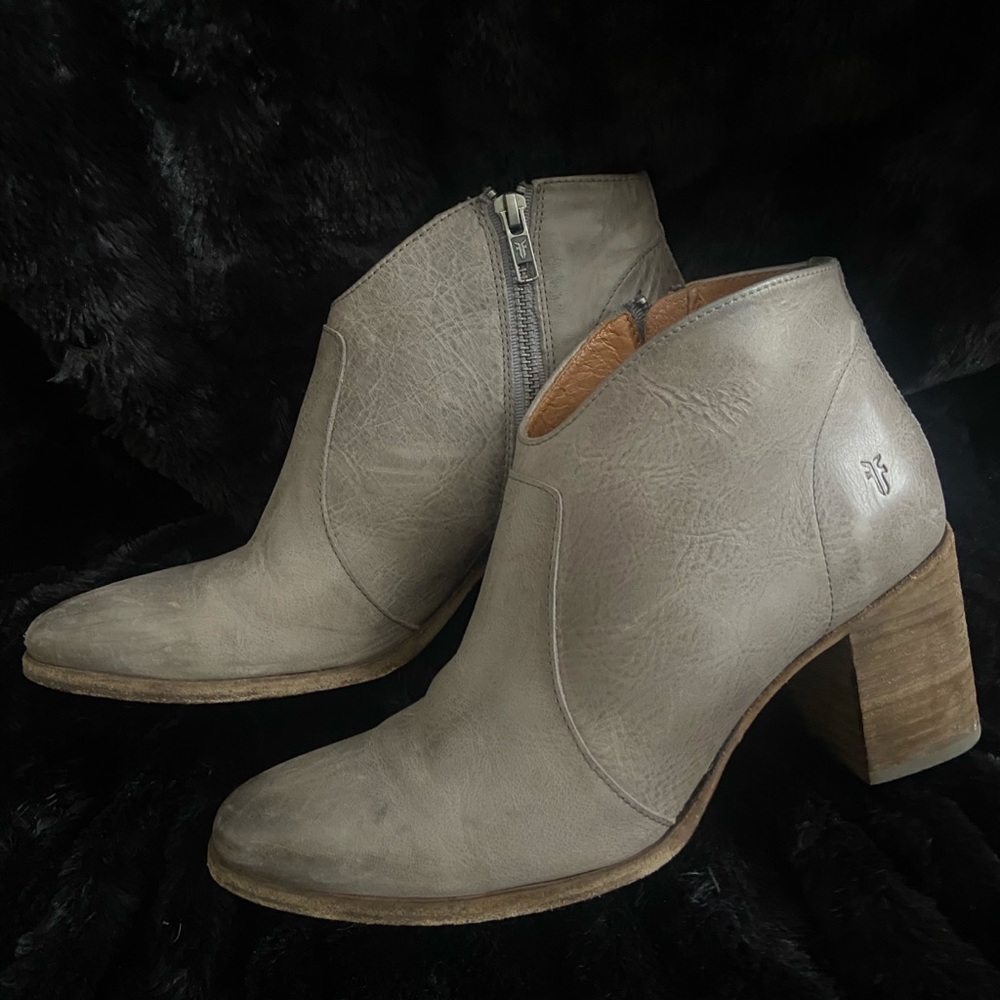 Frye Nora Zip Short Boot